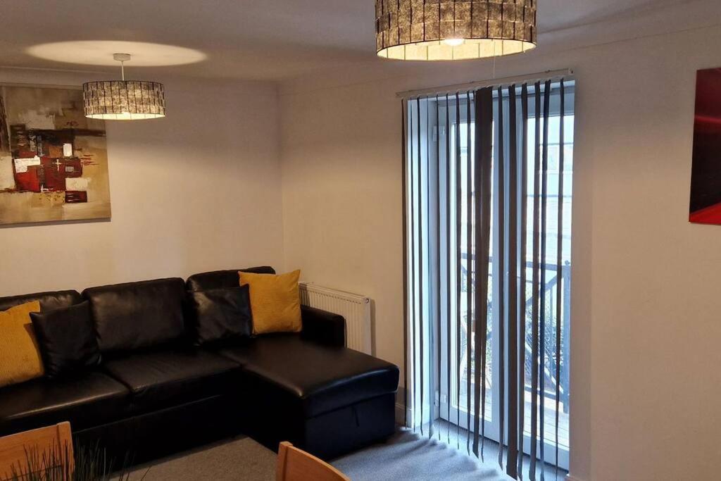 Greenhithe Cosy Apartment, Netflix And Sport Channels Екстериор снимка